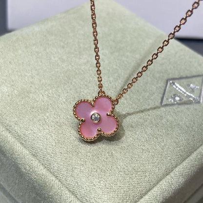 [Max Jewelry ]CLOVER 15MM DIAMOND PINK MOP NECKLACE