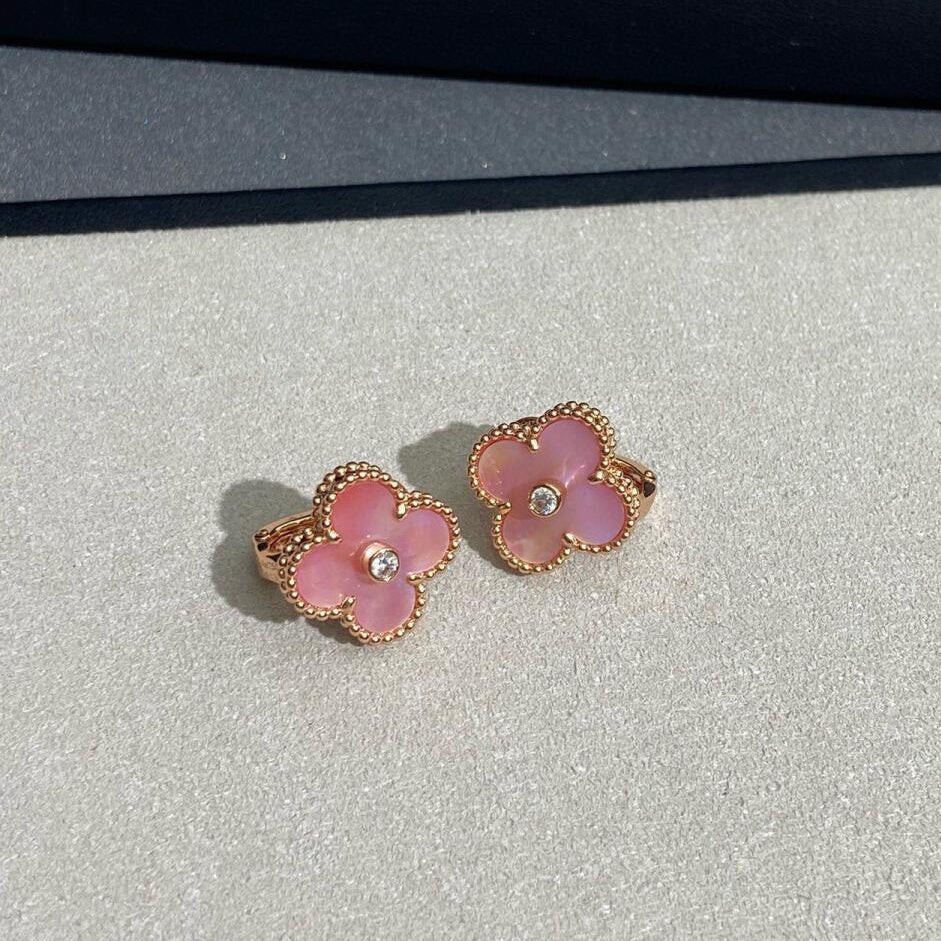 [Max Jewelry ]CLOVER MEDIUM 1 DIAMOND PINK EARRINGS