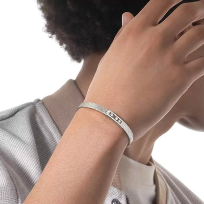 [Max Jewelry]Move Noa Ciselé half pavé bangle