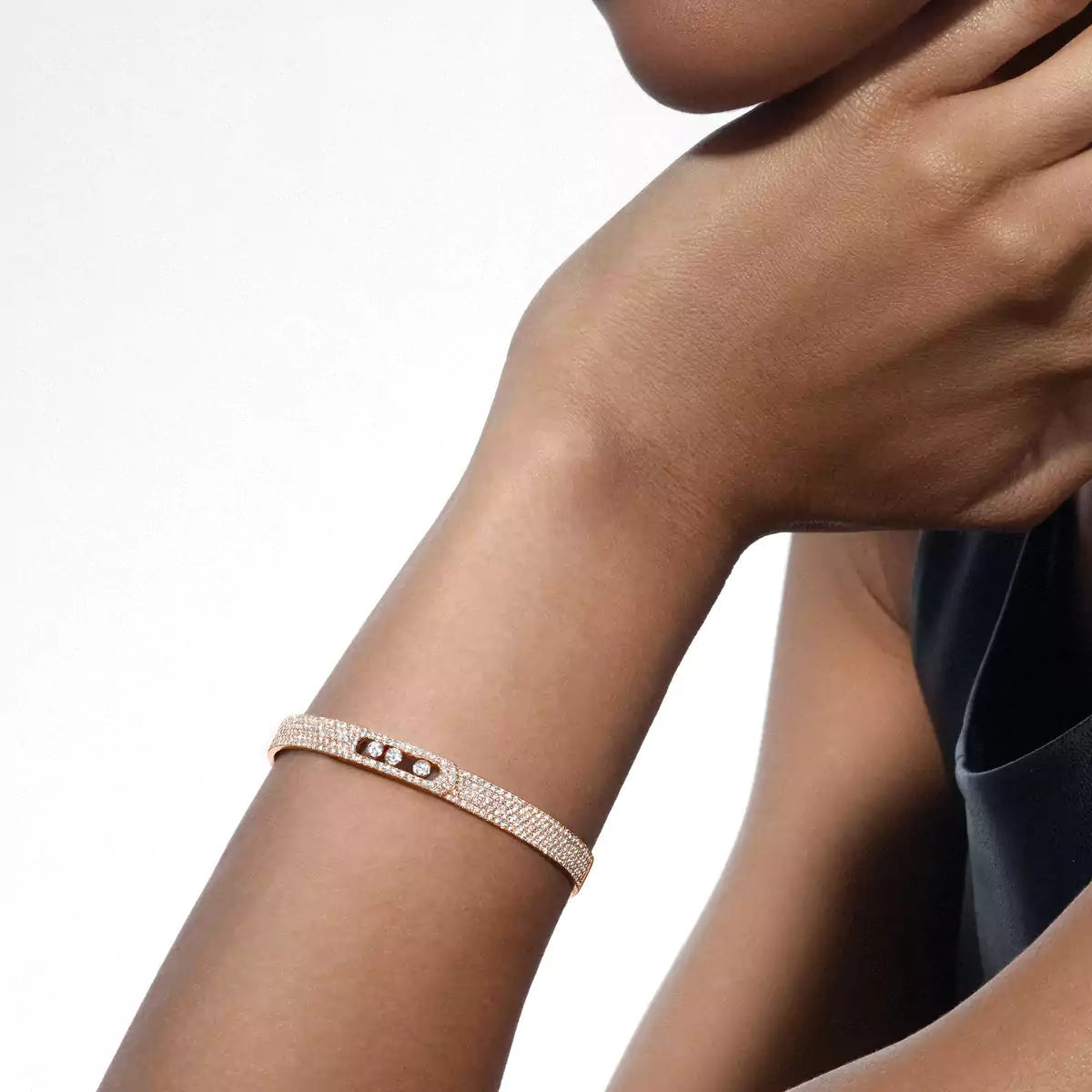 [Max Jewelry]Move Noa Full Pavé Diamond Bangle Bracelet