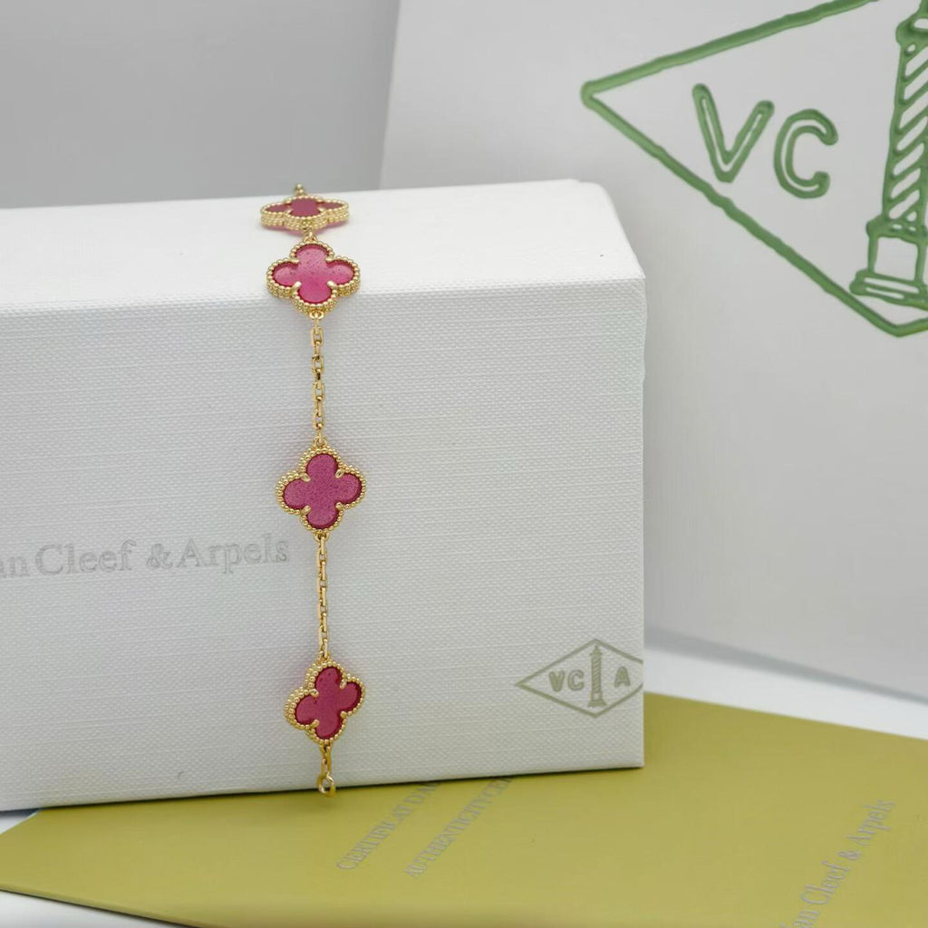 [Plus&Max]NEW CLOVER 5 MOTIFS PINK ENAMEL BRACELET