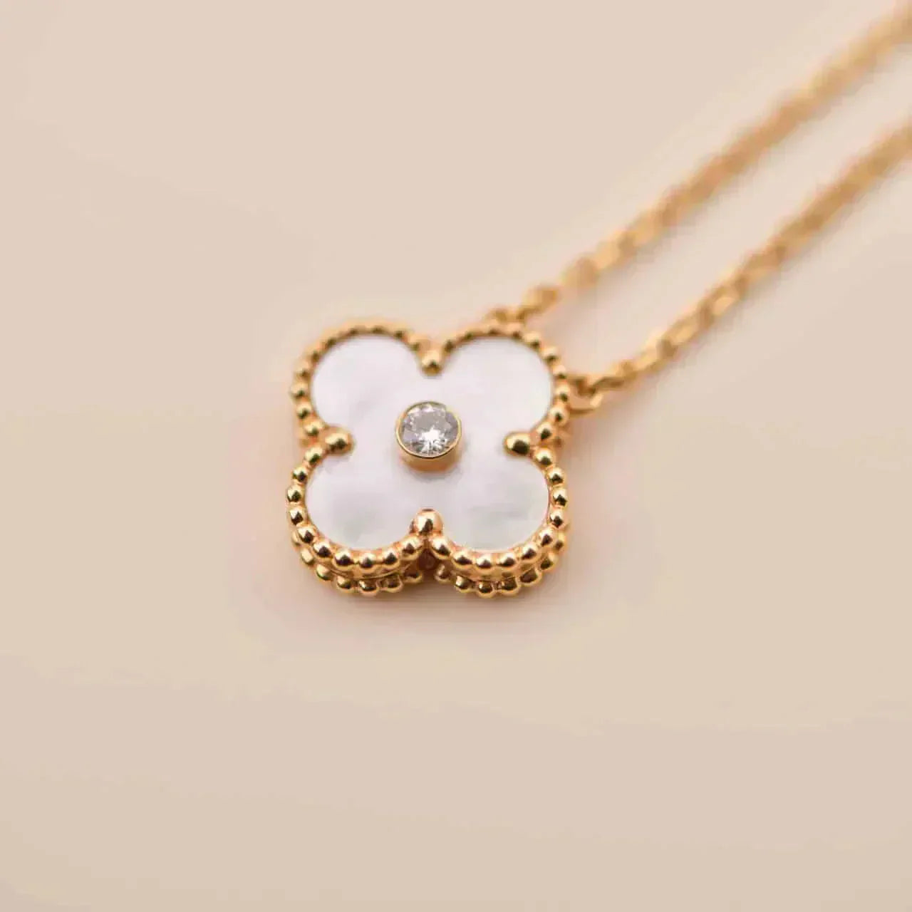 [Max Jewelry ]CLOVER 15MM DIAMOND WHITE FRITILLARIA NECKLACE