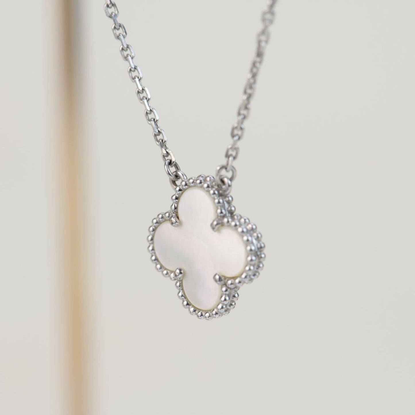 [Max Jewelry ]CLOVER  15MM WHITE MOTHER-OF-PEARL SILVER