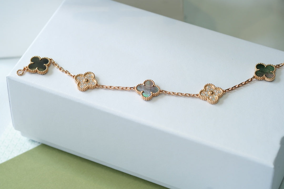 [Max Jewelry ] CLOVER 5 MOTIF GRAY MOP BRACELET COLLECTION