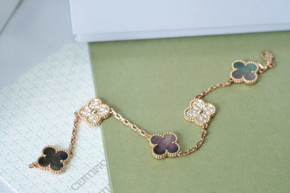 [Max Jewelry ] CLOVER 5 MOTIF GRAY MOP BRACELET COLLECTION