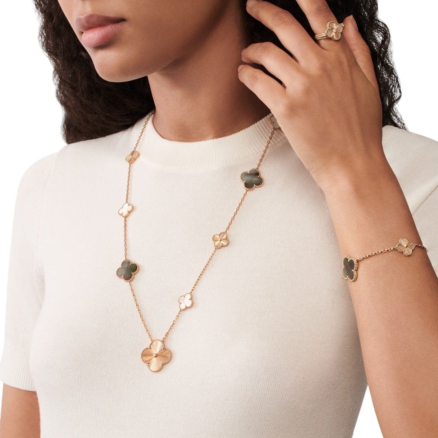 [Max Jewelry ]DETACHABLE CLOVER 15(11+4) FLOWER ROSE GOLD NECKLACE SET
