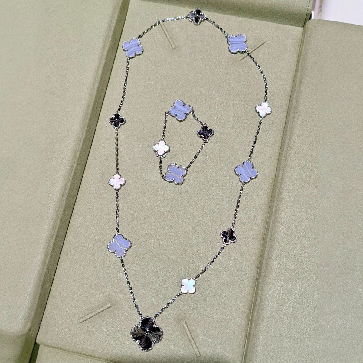 [Plus&Max]DETACHABLE CLOVER 15(11+4) FLOWER SILVER NECKLACE SET