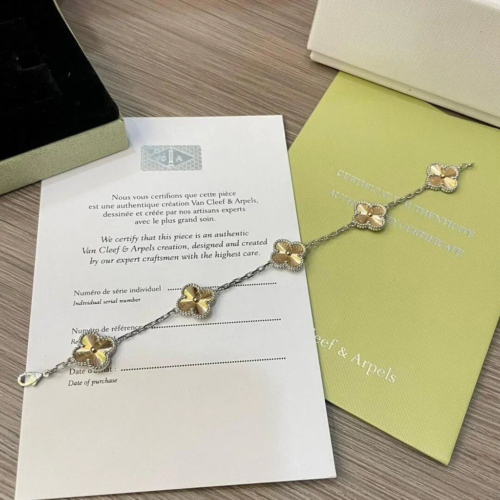 [Plus&Max]LUCKY CLOVER 5-MOTIF BRACELET - LASER COLLECTION
