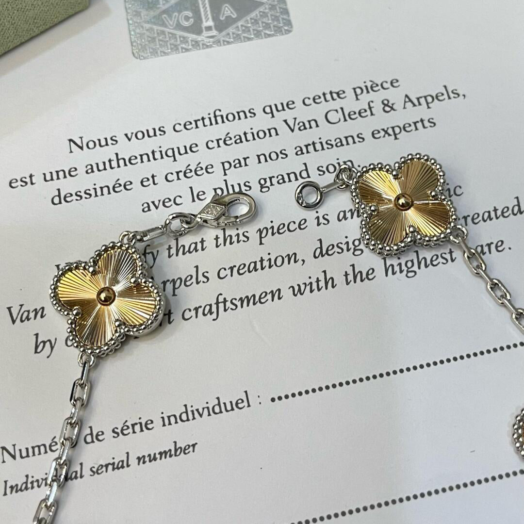[Max Jewelry ]CLOVER  5 MOTIFS  CHRISTMAS LIMITED EDITION BRACELET