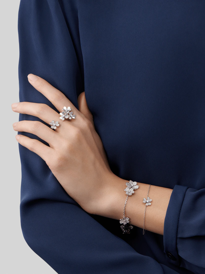 [Max Jewelry ]FRIVOLE SILVER FLOWER DIAMOND BRACELET