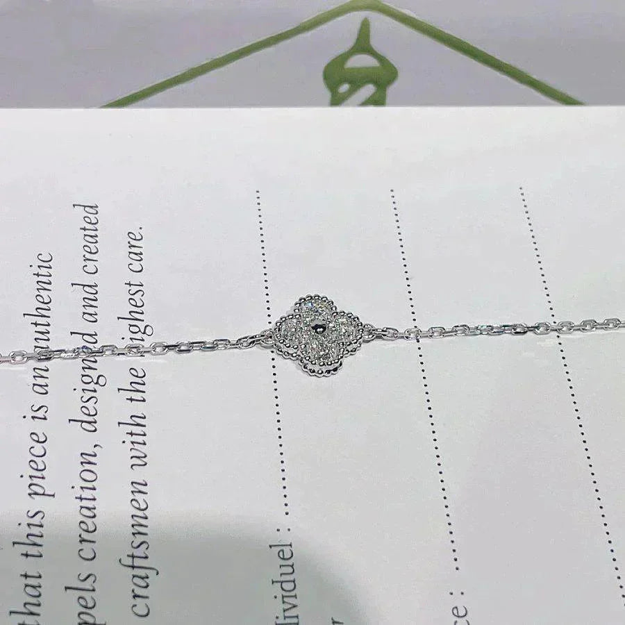 [Plus&Max]CLOVER  SINGLE FLOWER BRACELET SILVER