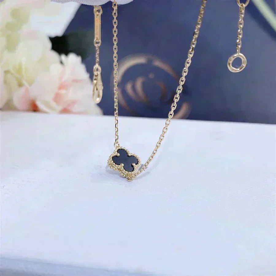 [Max Jewelry ]CLOVER ONYX SINGLE FLOWER BRACELET