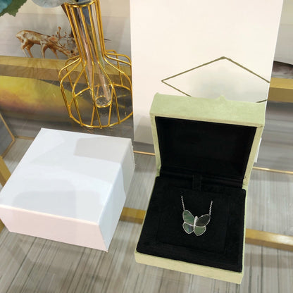 [Max Jewelry ]LARGE BUTTERFLY SILVER PENDANT DIAMOND NECKLACE