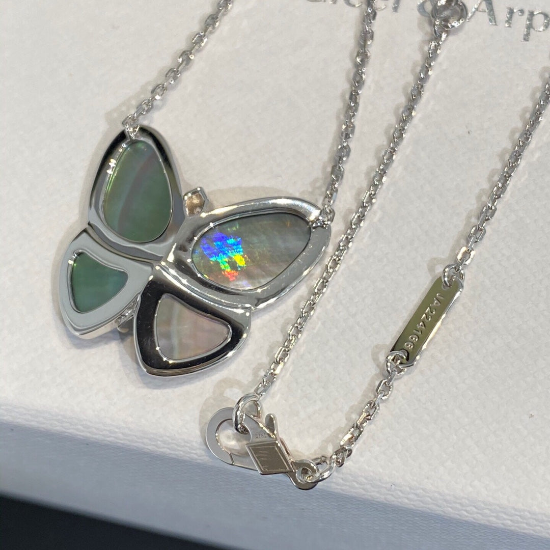 [Max Jewelry ]LARGE BUTTERFLY SILVER PENDANT DIAMOND NECKLACE