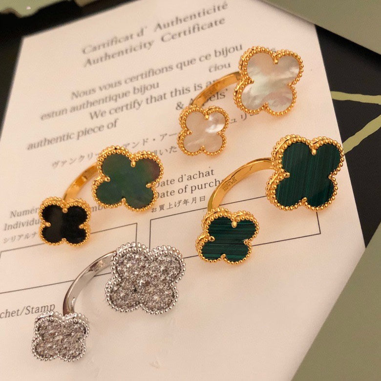 [Max Jewelry ]CLOVER BETWEEN THE FINGER RING