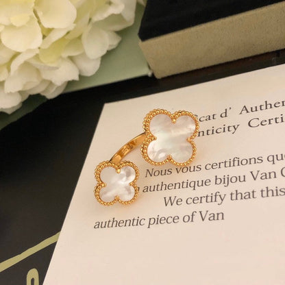 [Max Jewelry ]CLOVER BETWEEN THE FINGER RING