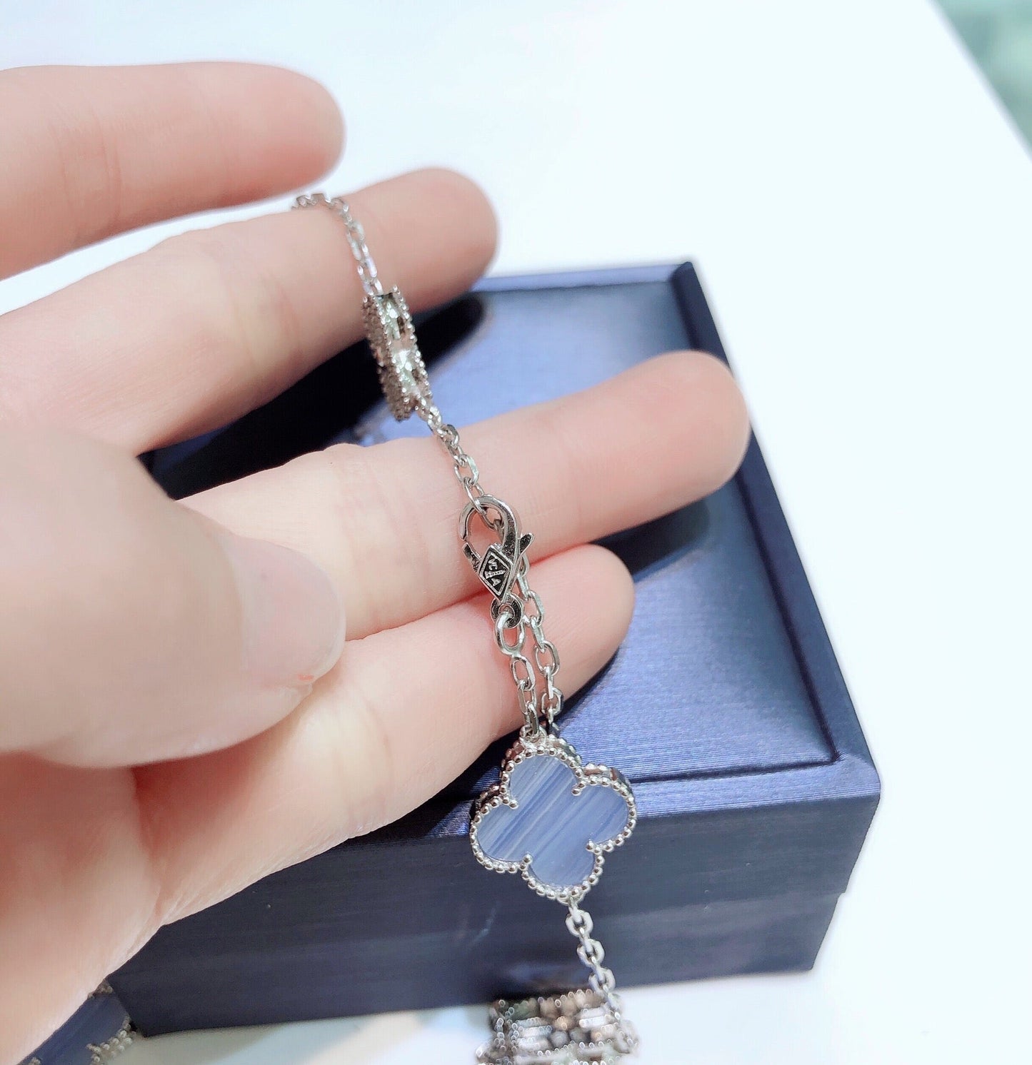 [Max Jewelry ]CLOVER 10 MOTIFS CHALCEDONY DIAMONDS SILVER NECKLACE