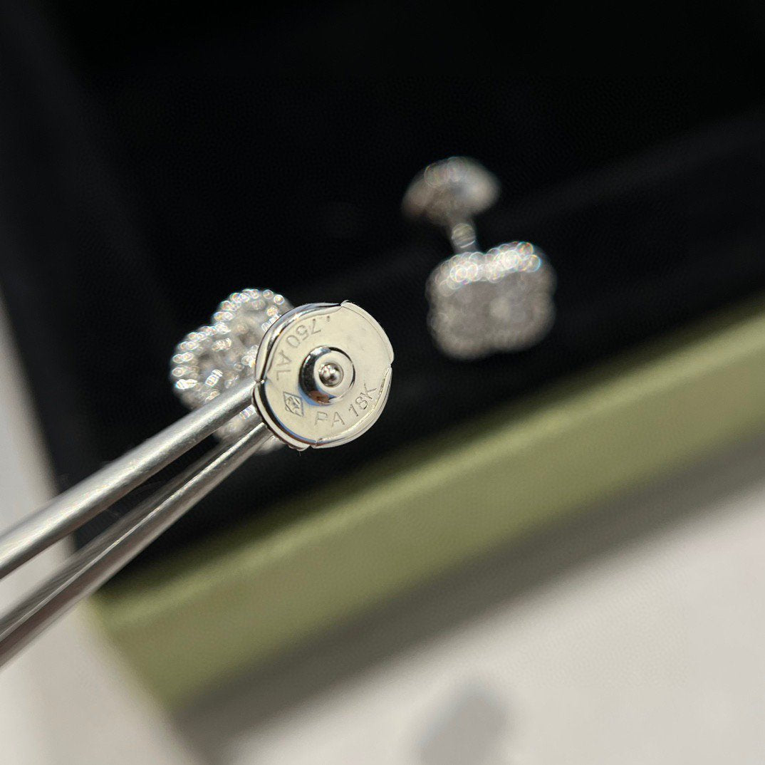 [Max Jewelry ]CLOVER MINI DIAMOND STUD EARRINGS