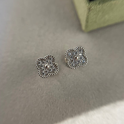 [Max Jewelry ]CLOVER MINI DIAMOND STUD EARRINGS