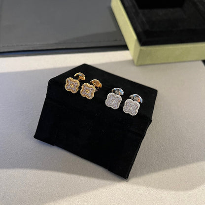 [Max Jewelry ]CLOVER MINI DIAMOND STUD EARRINGS