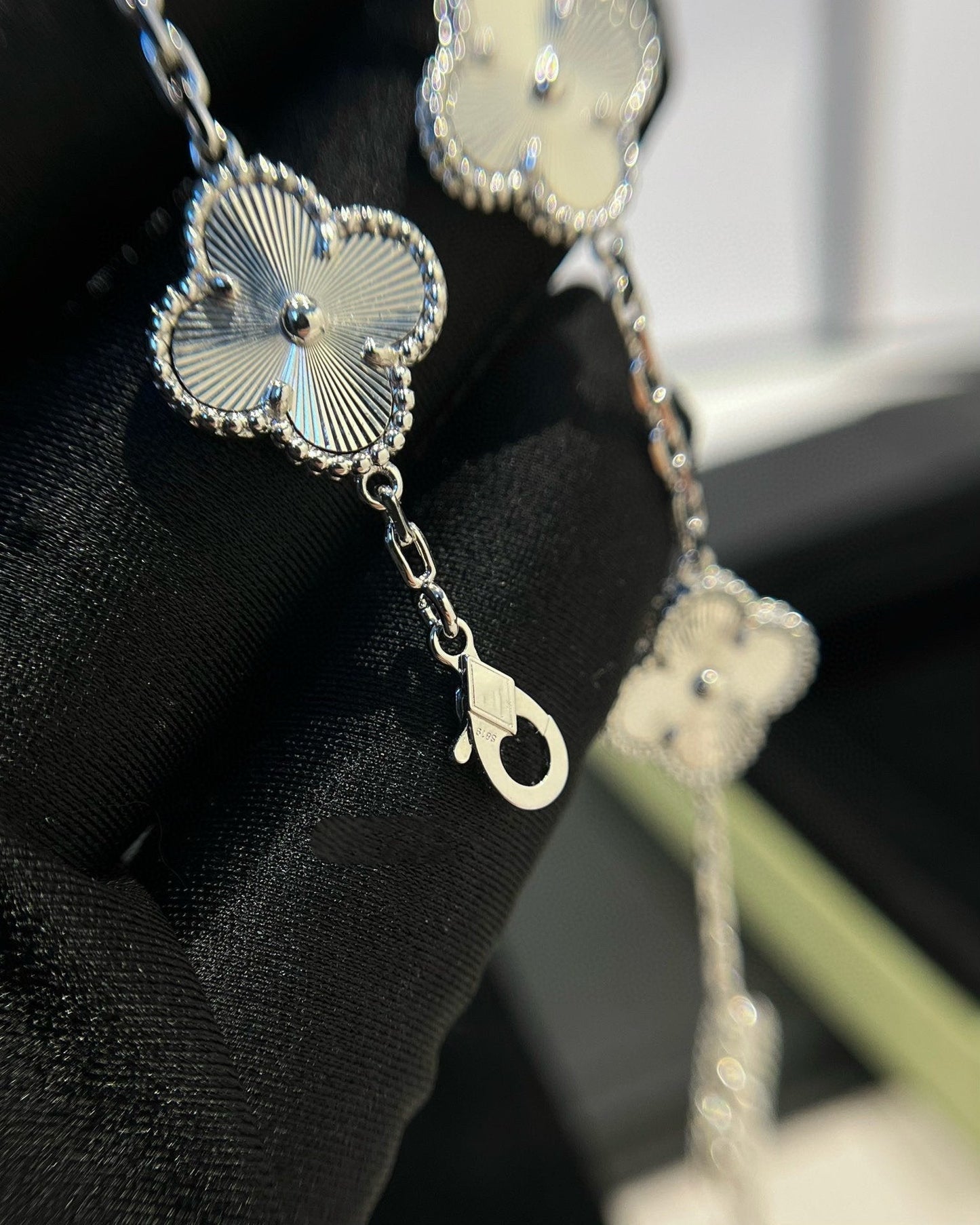 [Max Jewelry ] CLOVER 5 MOTIF LASER BRACELET COLLECTION