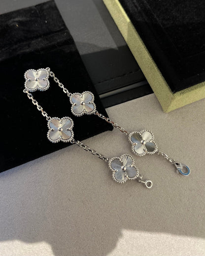 [Max Jewelry ] CLOVER 5 MOTIF LASER BRACELET COLLECTION