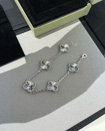 [Max Jewelry ] CLOVER 5 MOTIF LASER BRACELET COLLECTION